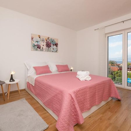 Apartment Nona - Center, 150 Meters From The Beach Supetar Zewnętrze zdjęcie