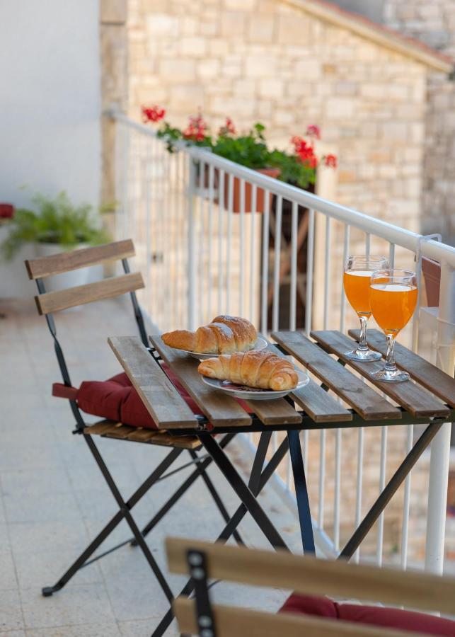 Apartment Nona - Center, 150 Meters From The Beach Supetar Zewnętrze zdjęcie