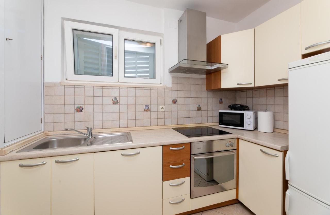 Apartment Nona - Center, 150 Meters From The Beach Supetar Zewnętrze zdjęcie